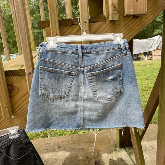 Free People We the Free Denim A line Gradient Ombré Button Fly Distressed Skirt - Picture 4 of 4